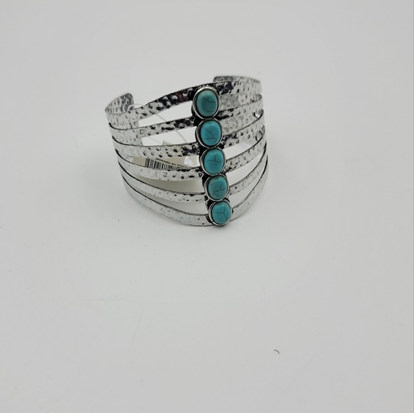 Fashionable sliver and turquoise rhinestone cuff bracelet - Picture 5 of 5